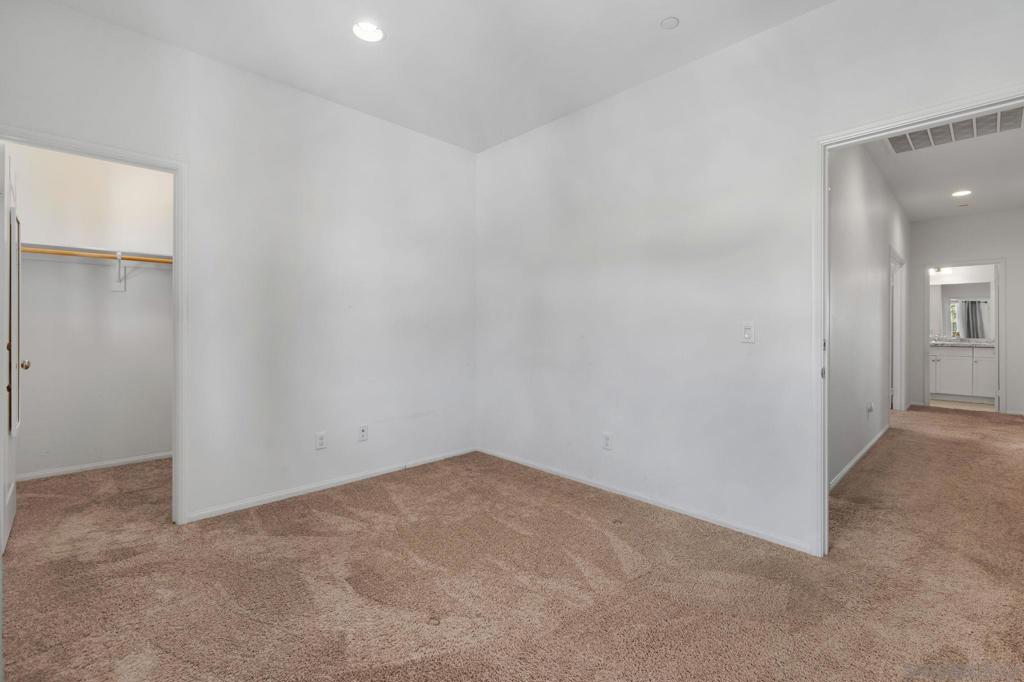 3106 S Plymouth Paseo