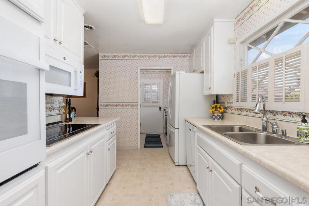 5017 Mount Gaywas Dr