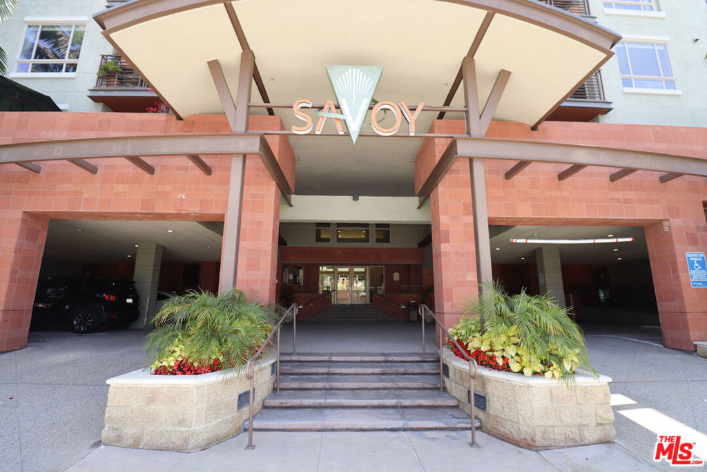 100 S Alameda Street 113