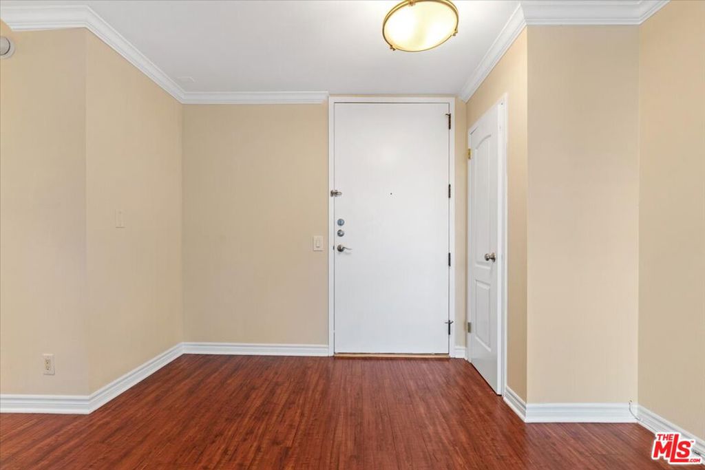 100 S Doheny Drive 421