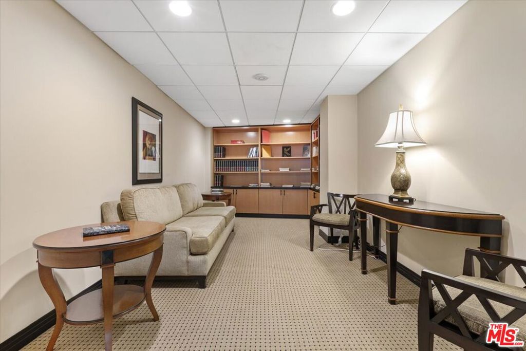 100 S Doheny Drive 421