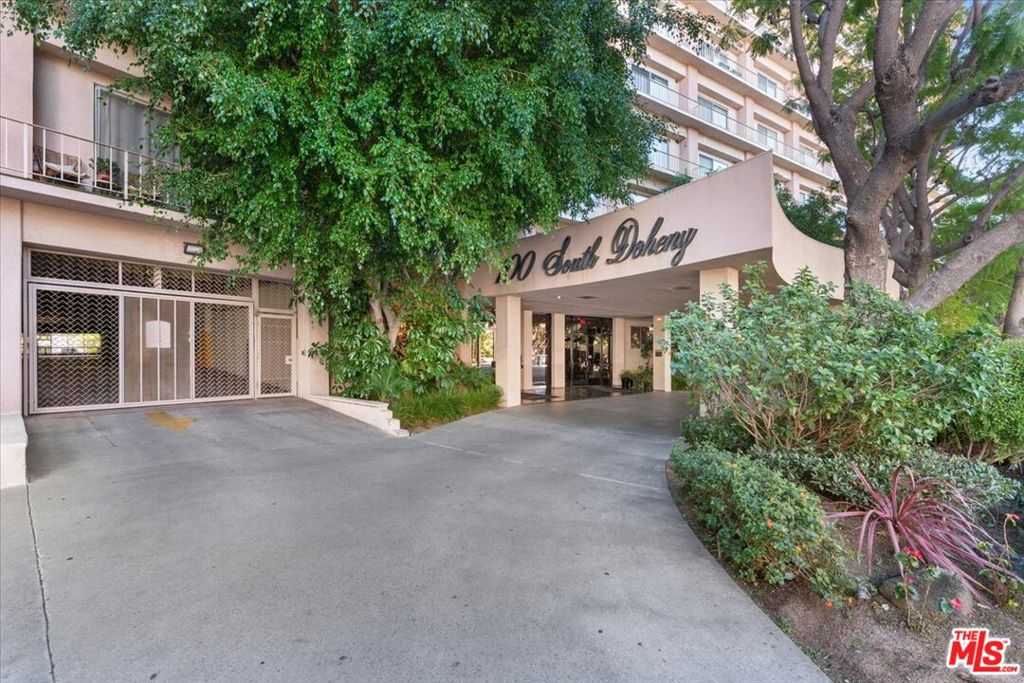 100 S Doheny Drive 421
