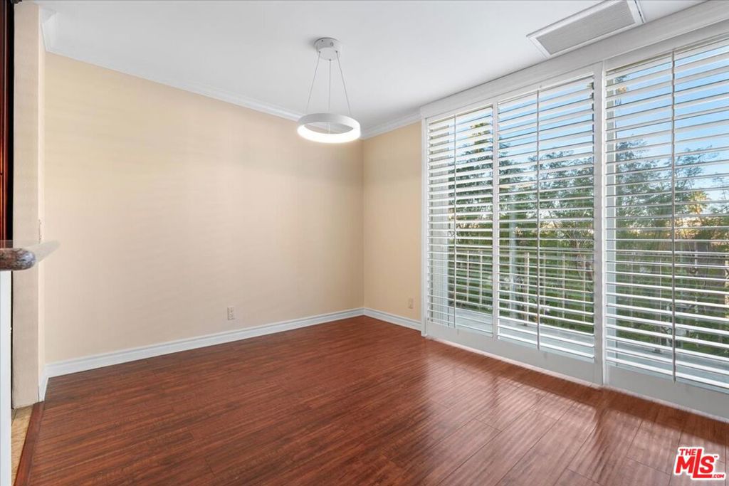 100 S Doheny Drive 421