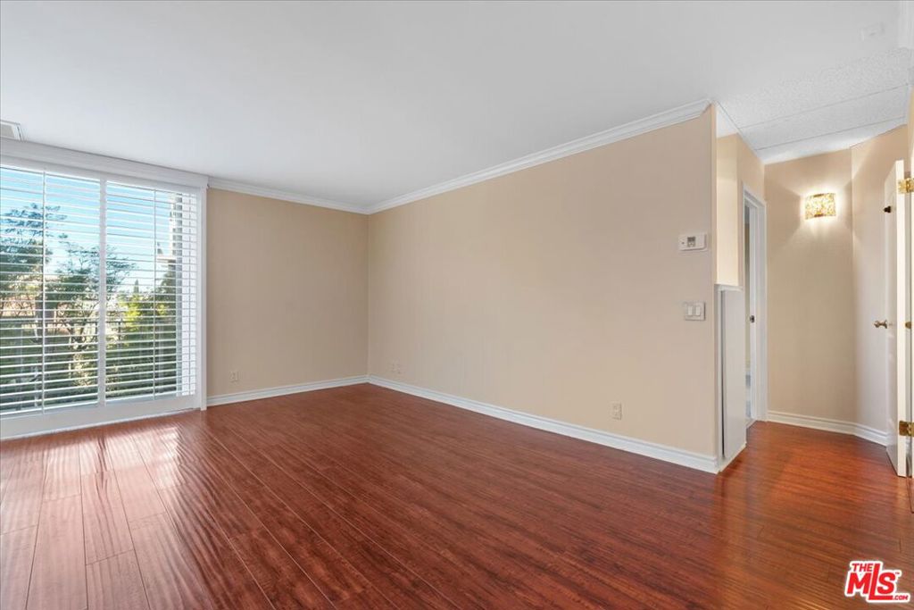 100 S Doheny Drive 421