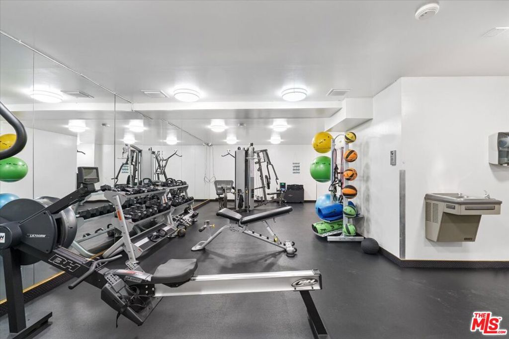 100 S Doheny Drive 421