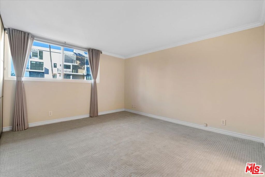 100 S Doheny Drive 421