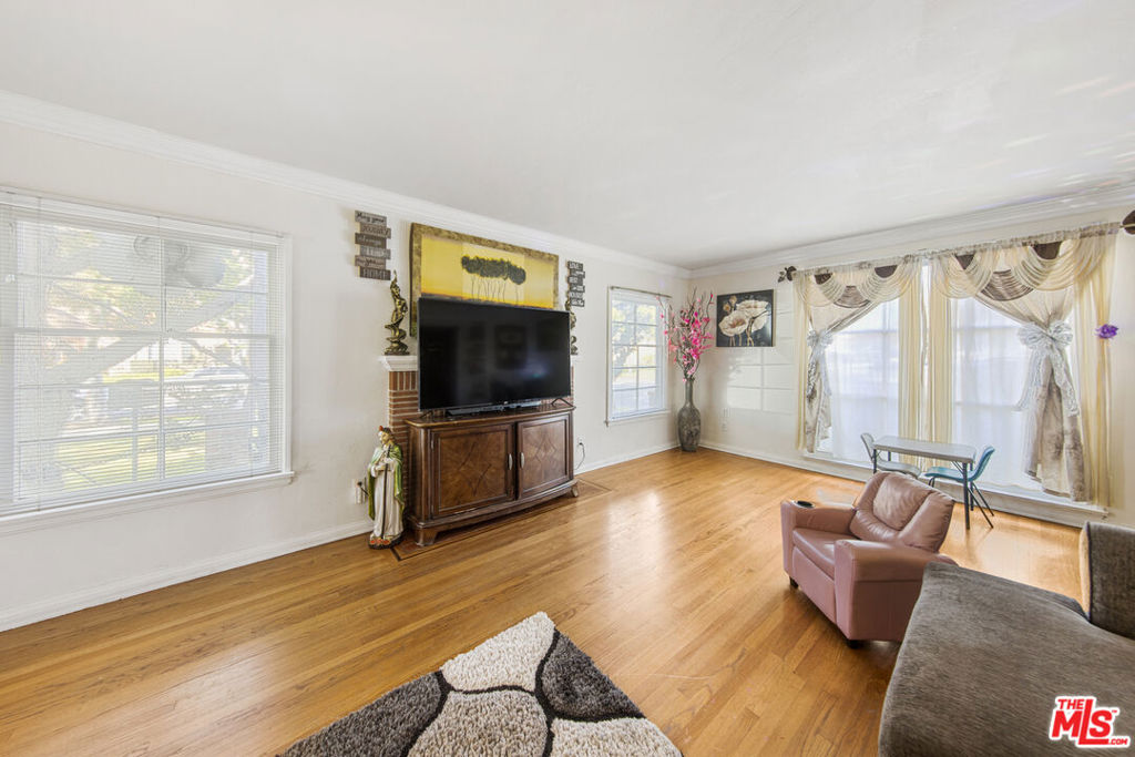 1100 S 2nd Street