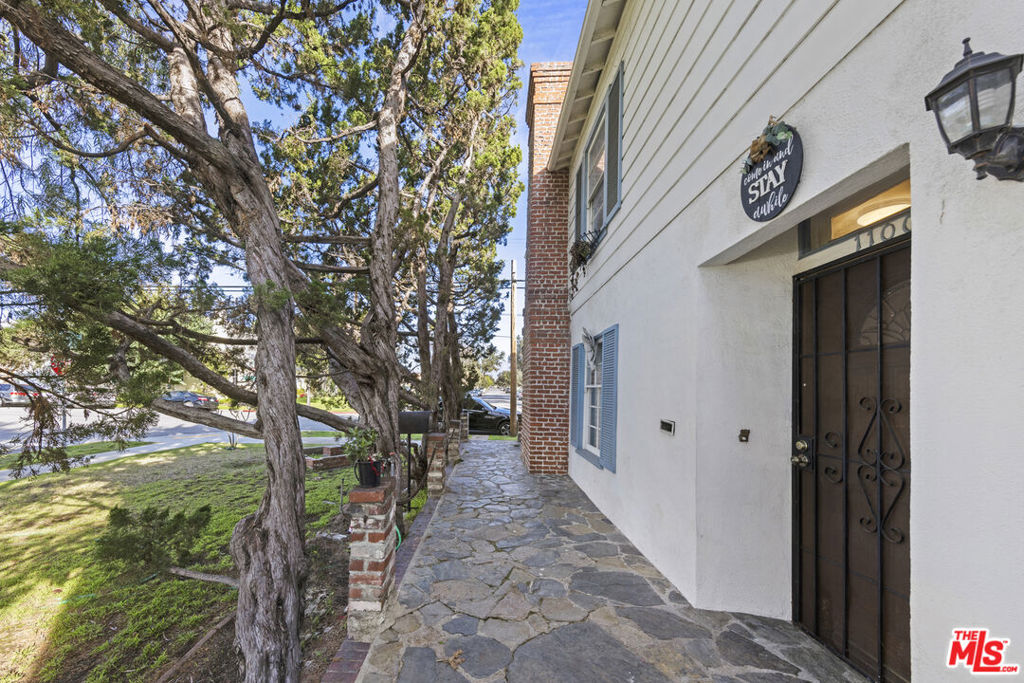 1100 S 2nd Street