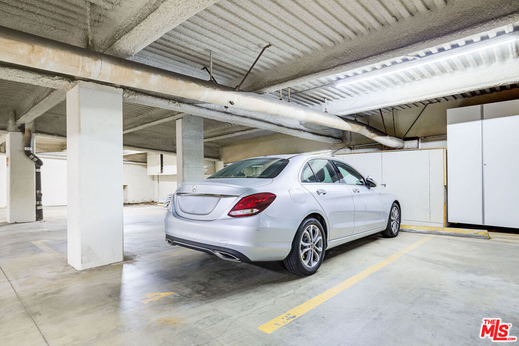 100 S Doheny Drive 710