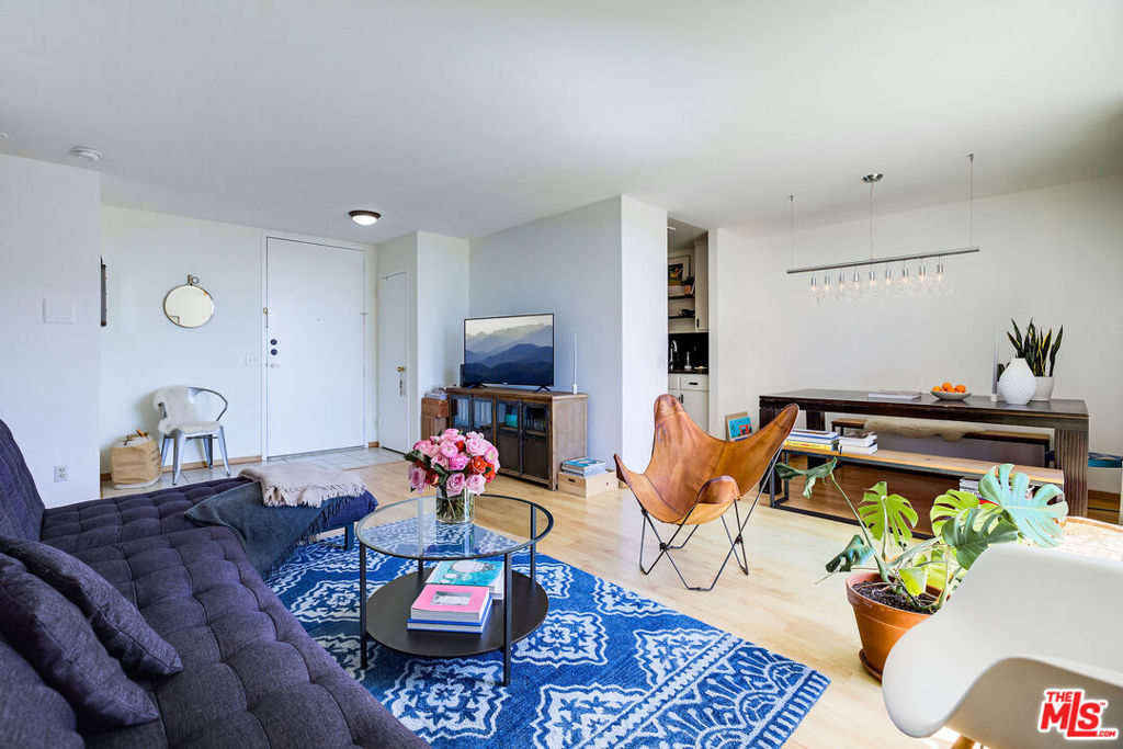 100 S Doheny Drive 710