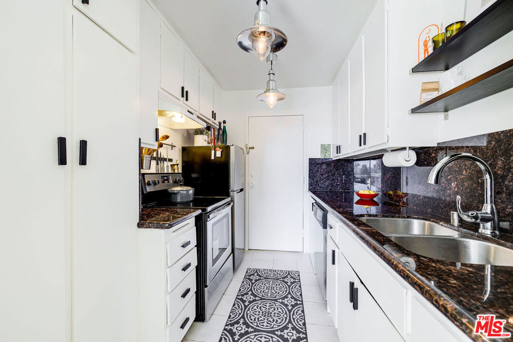 100 S Doheny Drive 710