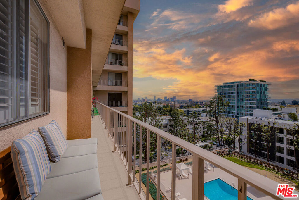 100 S Doheny Drive 710