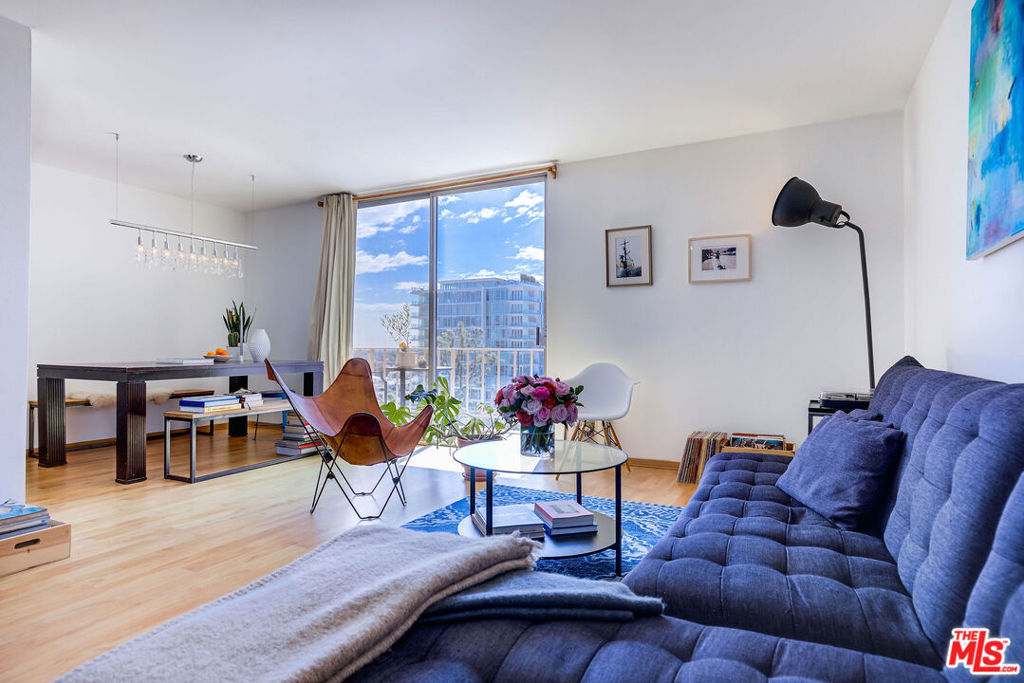 100 S Doheny Drive 710