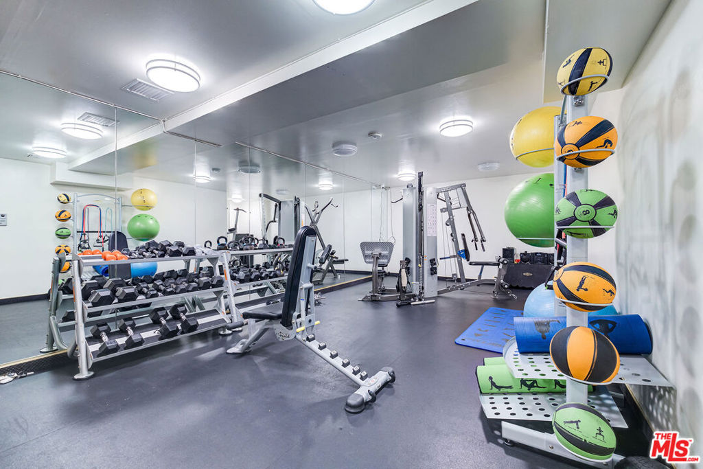 100 S Doheny Drive 710