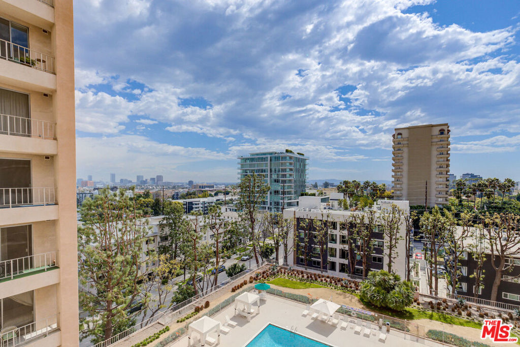 100 S Doheny Drive 710