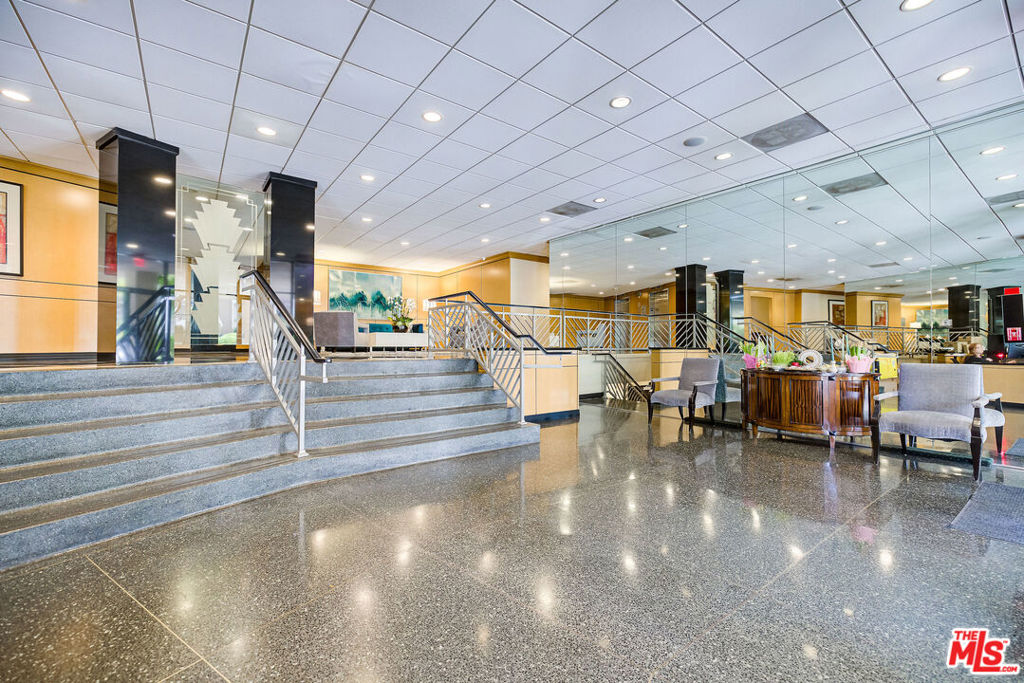 100 S Doheny Drive 710