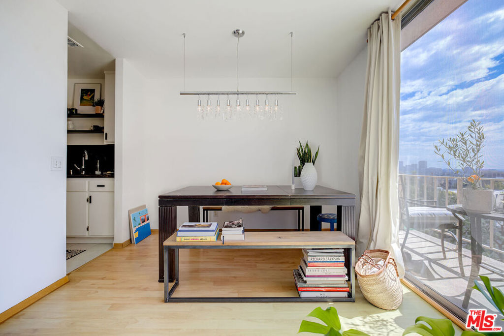 100 S Doheny Drive 710