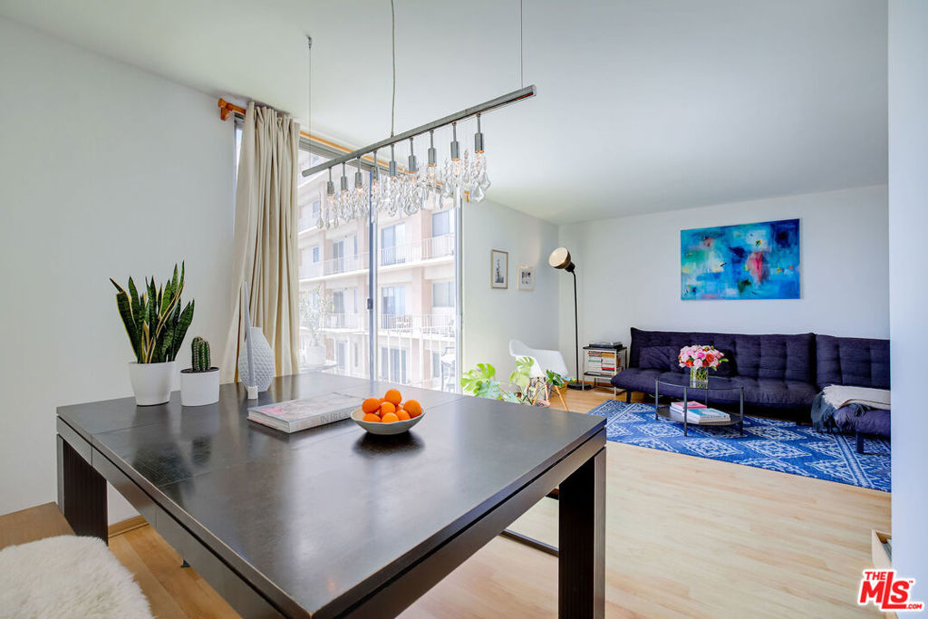 100 S Doheny Drive 710