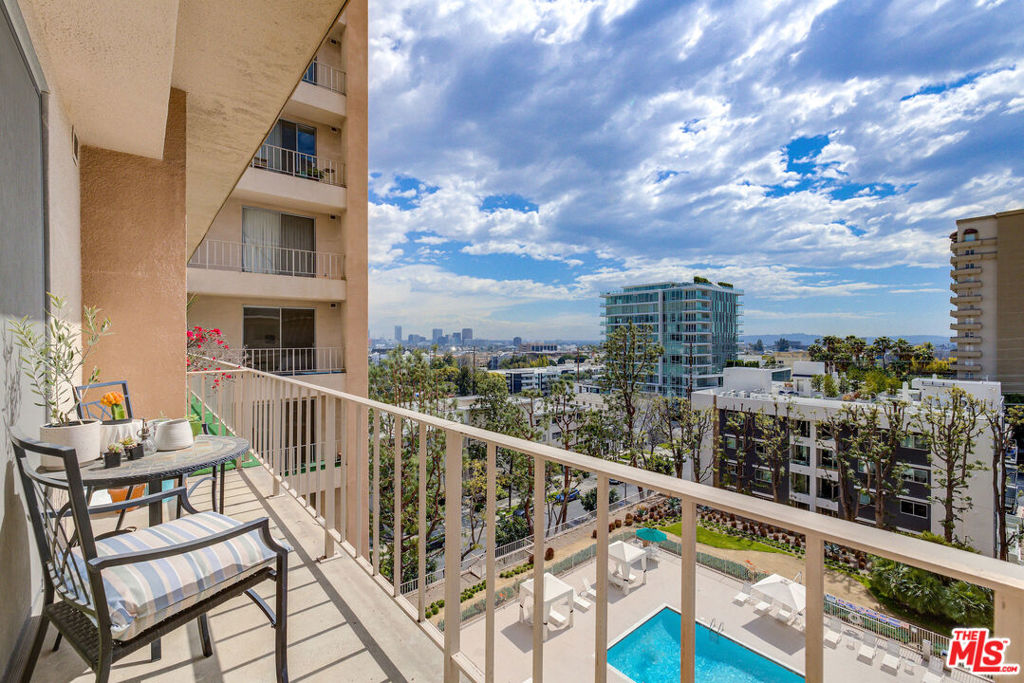 100 S Doheny Drive 710