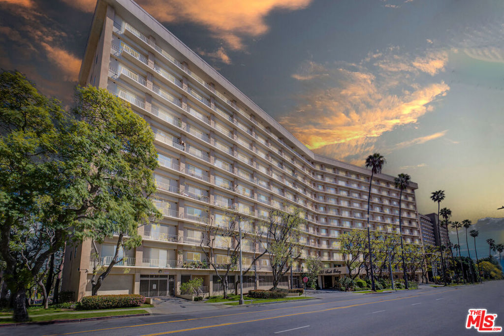 100 S Doheny Drive 710