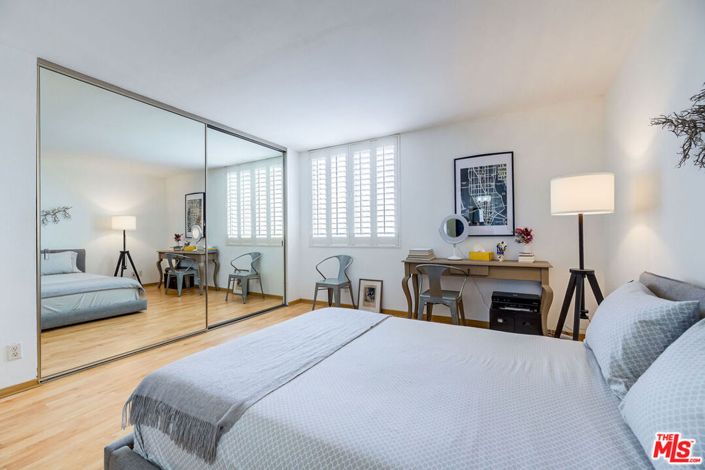 100 S Doheny Drive 710