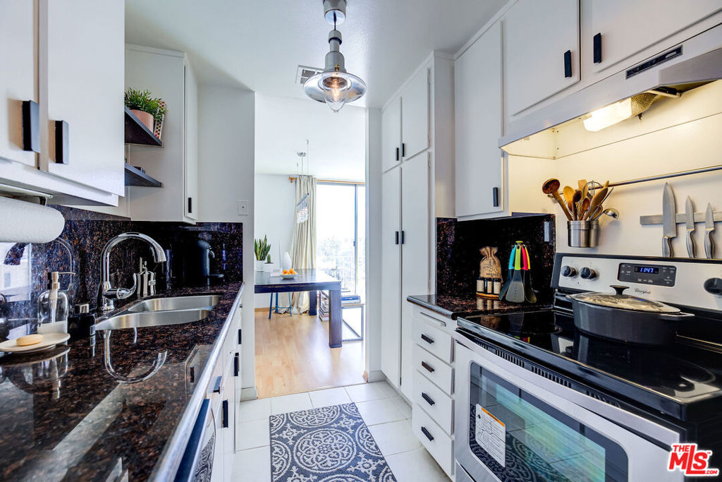 100 S Doheny Drive 710