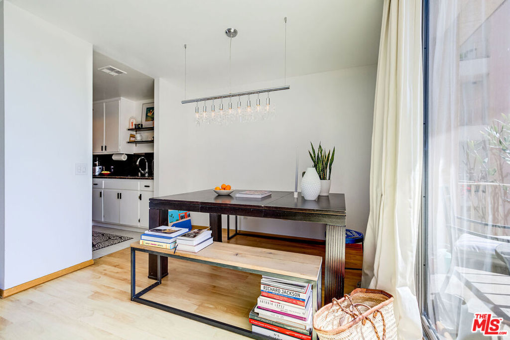 100 S Doheny Drive 710