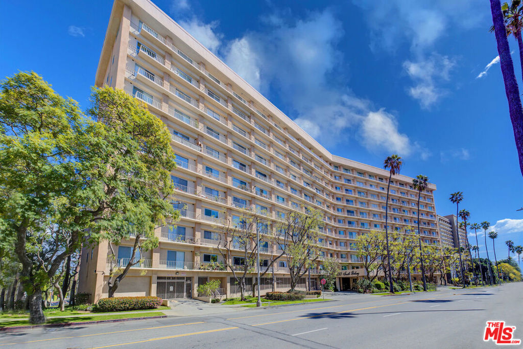 100 S Doheny Drive 710