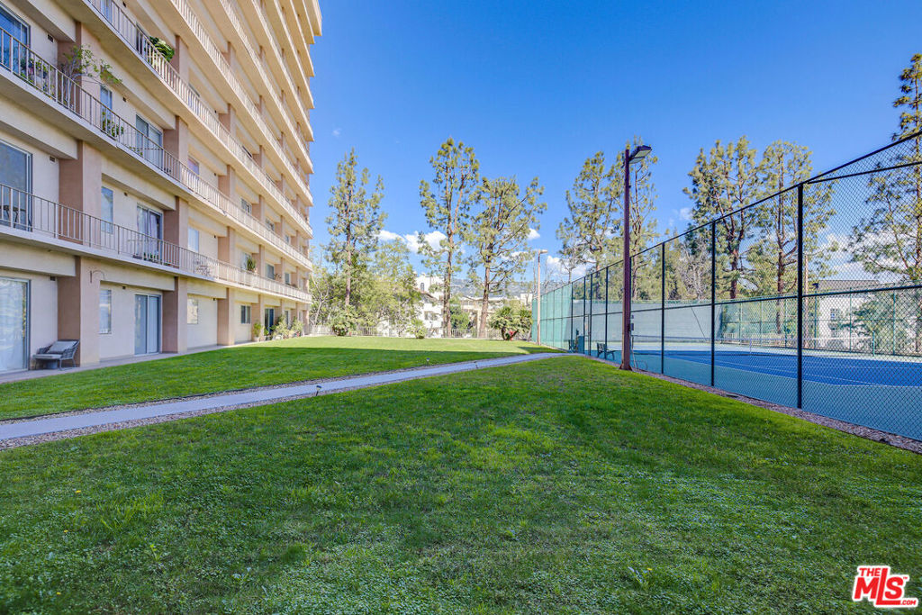 100 S Doheny Drive 710