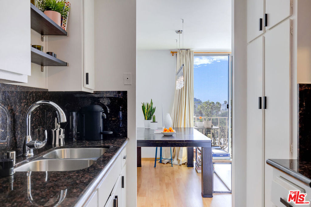 100 S Doheny Drive 710