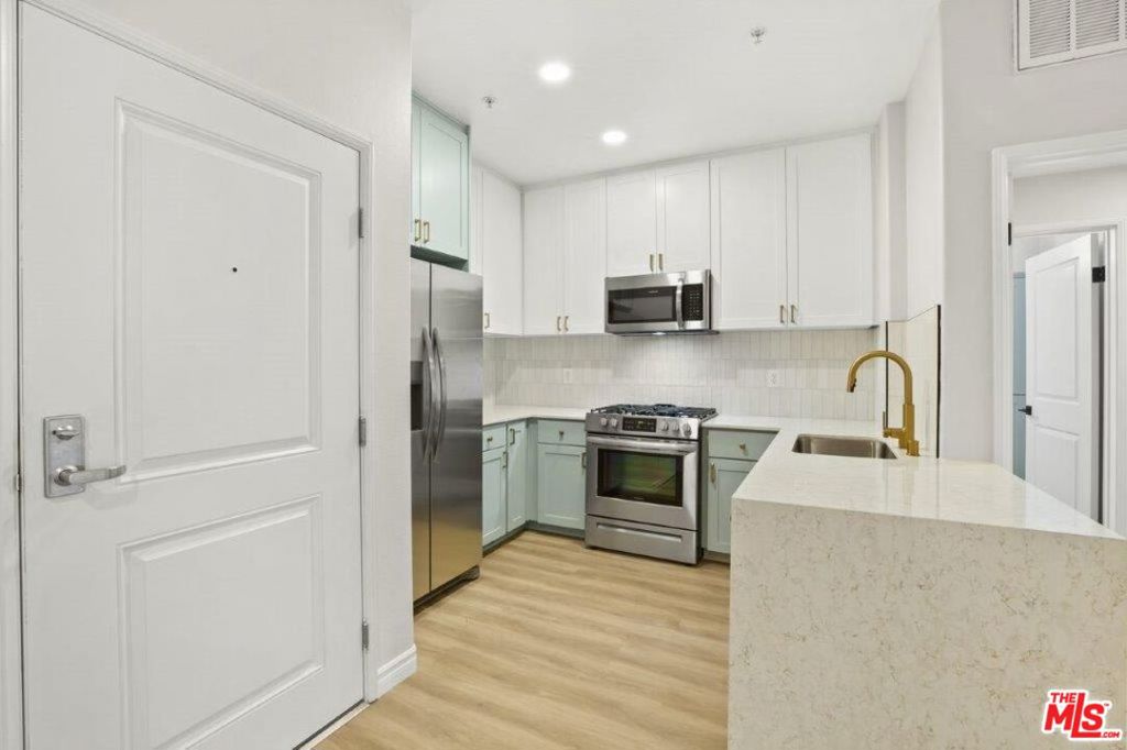 1901 N Buena Vista Street 02-311