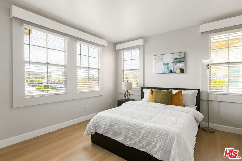 3711 Baldwin Street 202