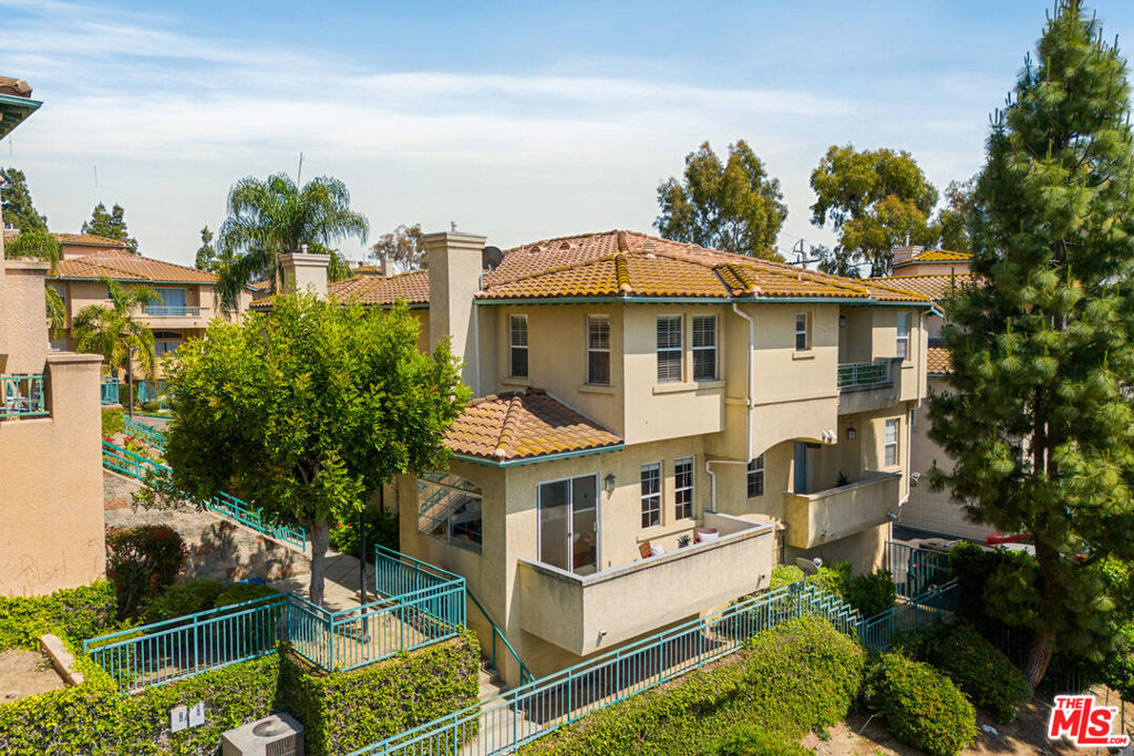 3711 Baldwin Street 202