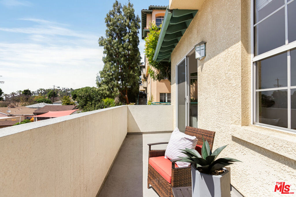 3711 Baldwin Street 202