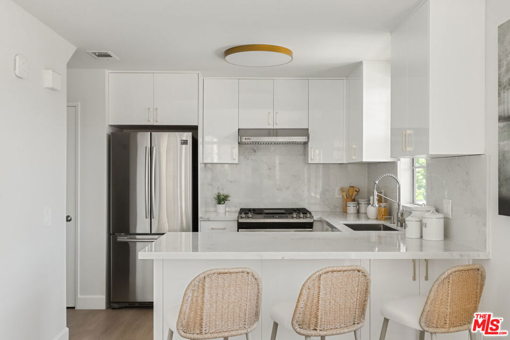 3711 Baldwin Street 202