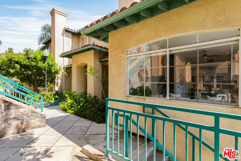 3711 Baldwin Street 202