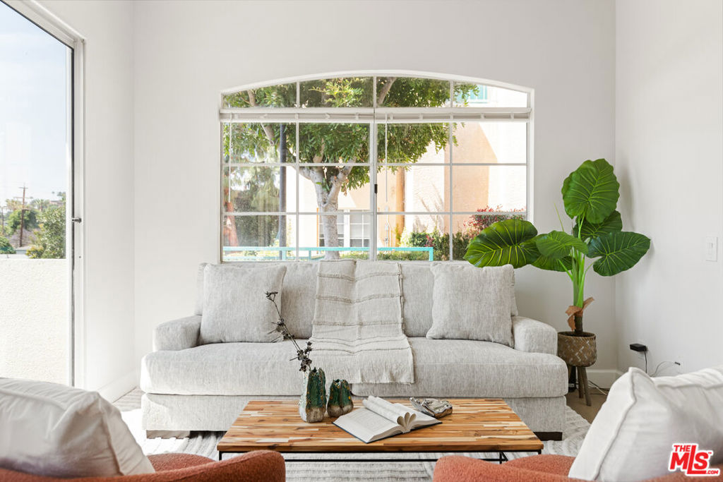 3711 Baldwin Street 202