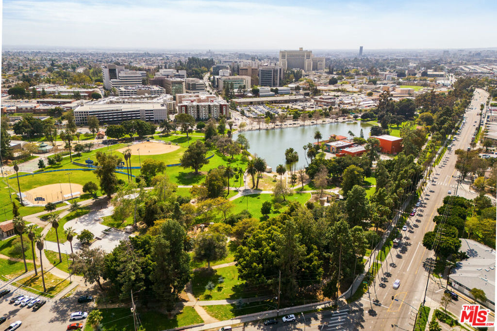 3711 Baldwin Street 202