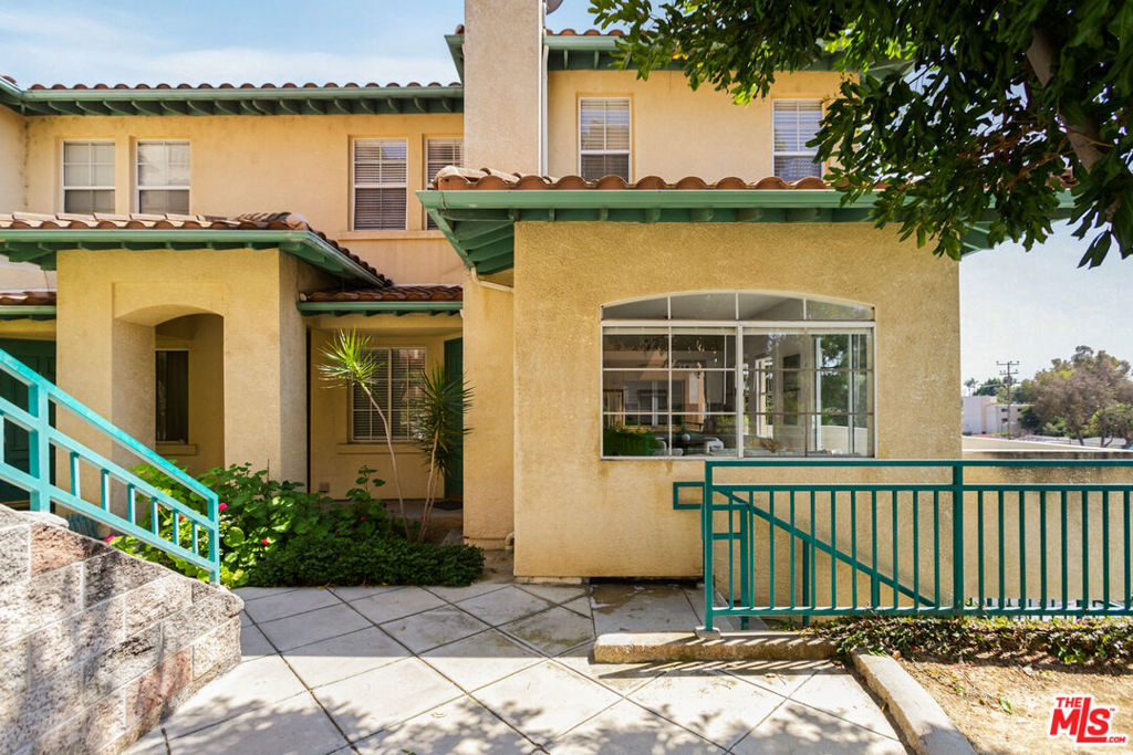 3711 Baldwin Street 202