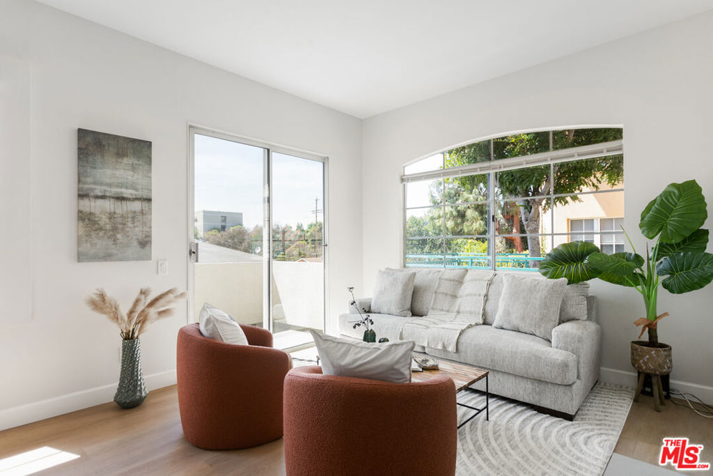 3711 Baldwin Street 202