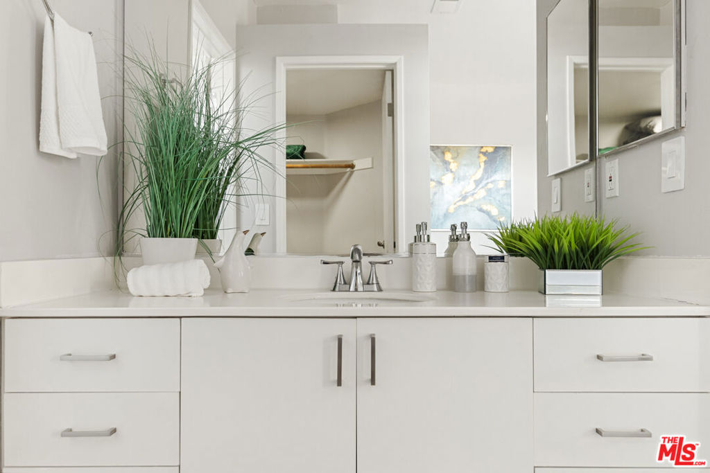 3711 Baldwin Street 202