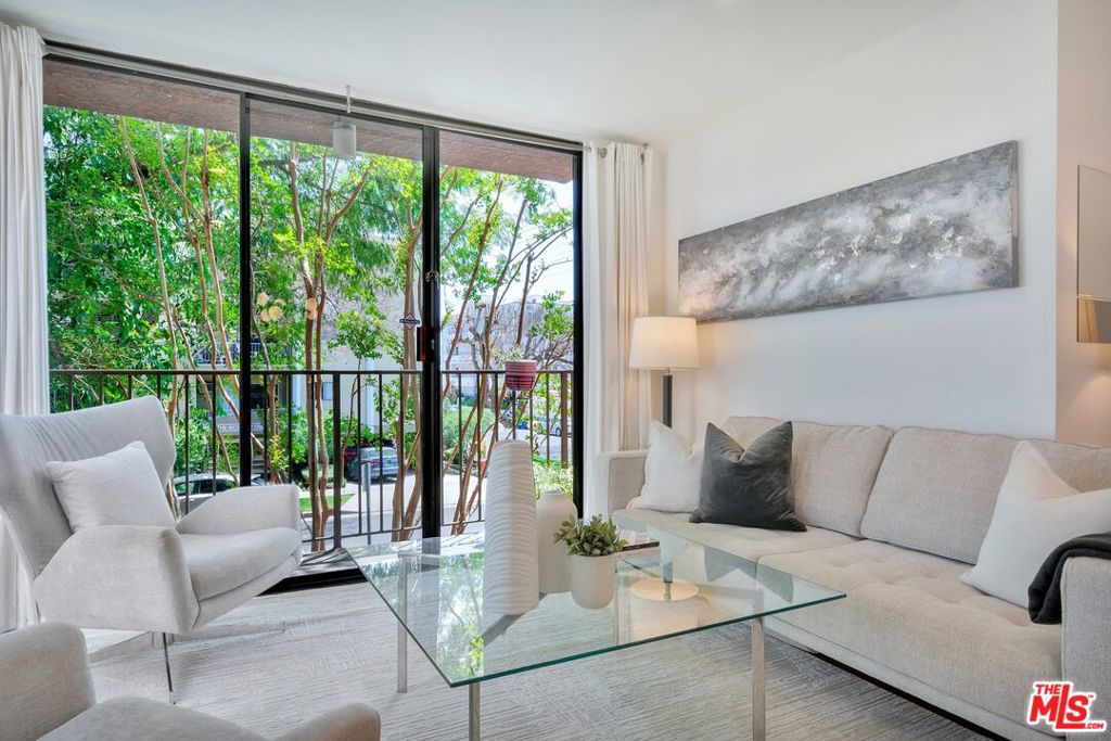 869 S Wooster Street 101