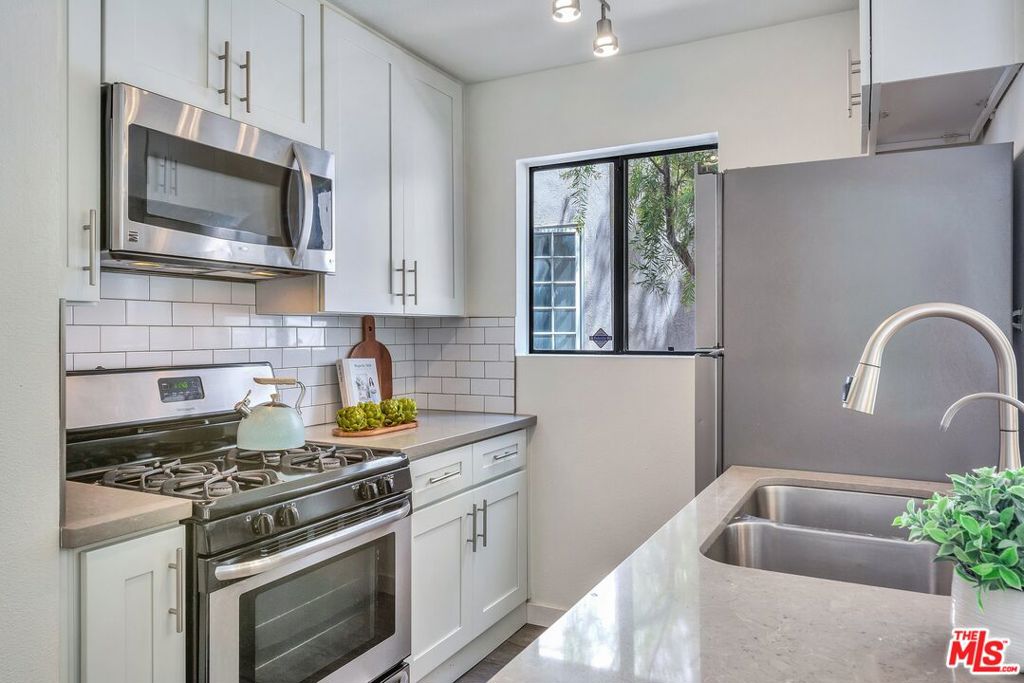 869 S Wooster Street 101