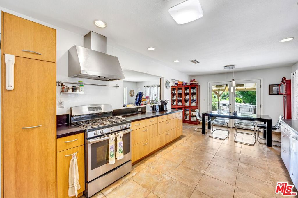 1399 N Shirlmar Avenue