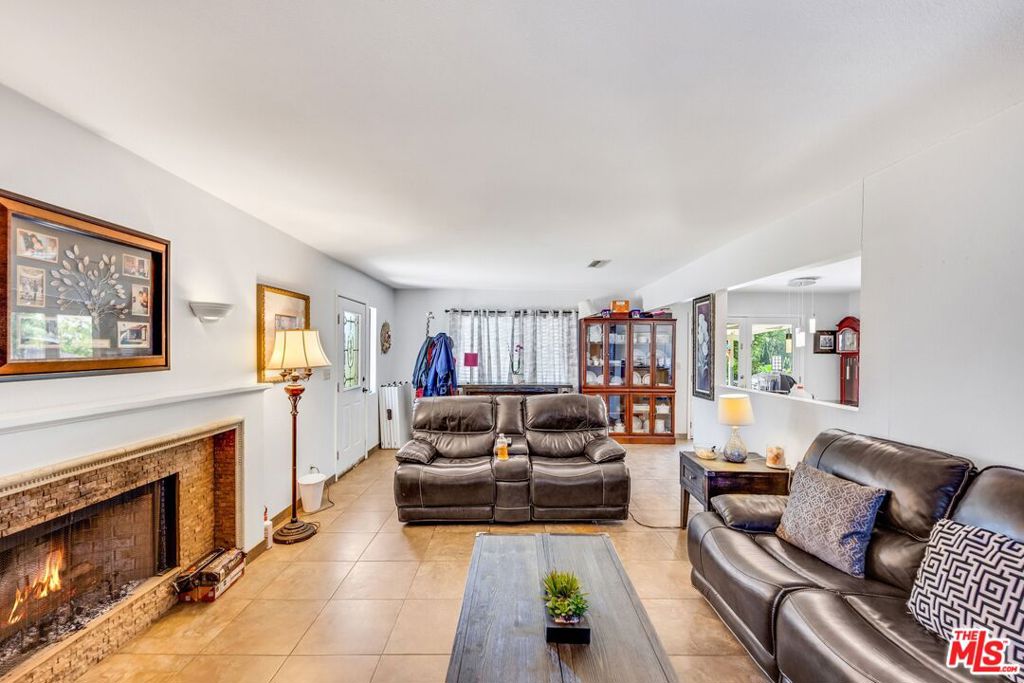 1399 N Shirlmar Avenue