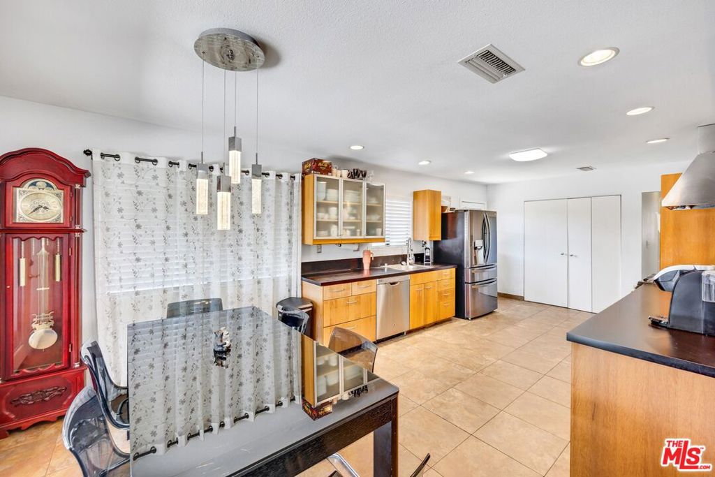 1399 N Shirlmar Avenue