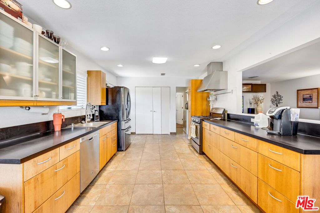 1399 N Shirlmar Avenue