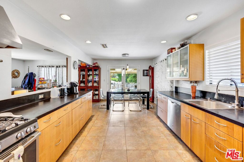 1399 N Shirlmar Avenue