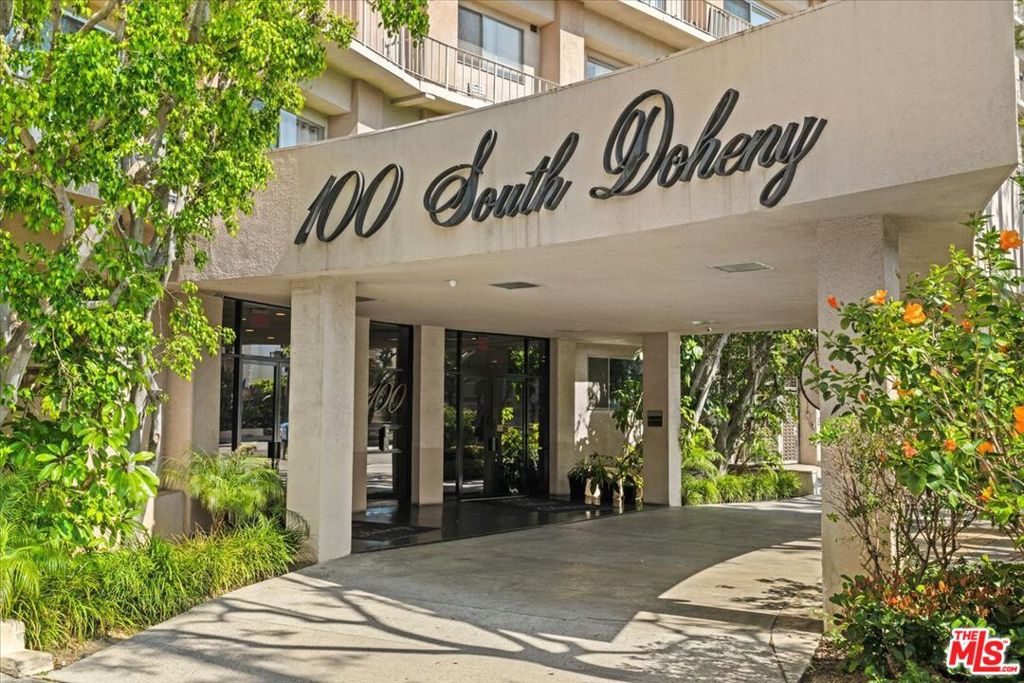 100 S Doheny Drive 402