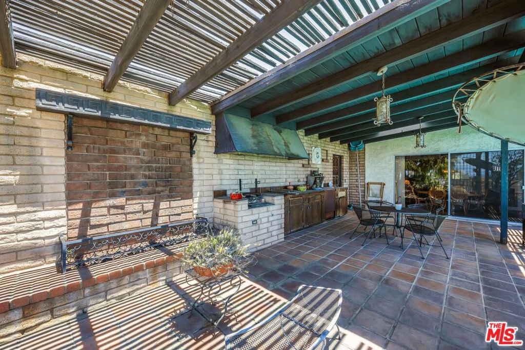 819 Ridgecrest Street